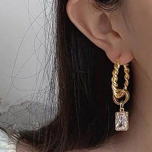 Zircon pendant earrings with sugar cube